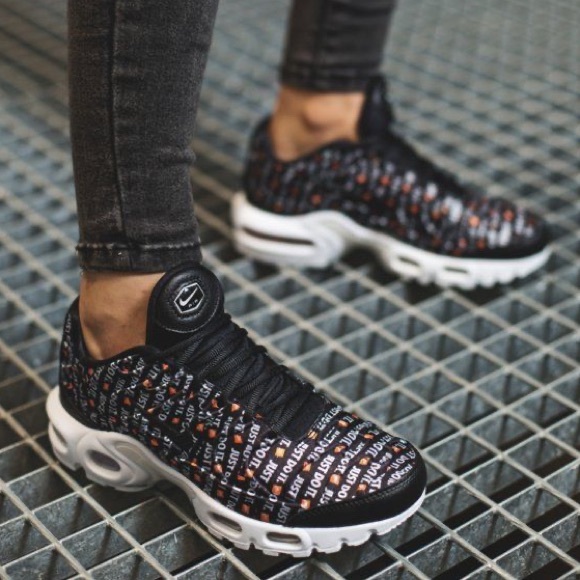 Nike Shoes - Nike wmns Air max plus se